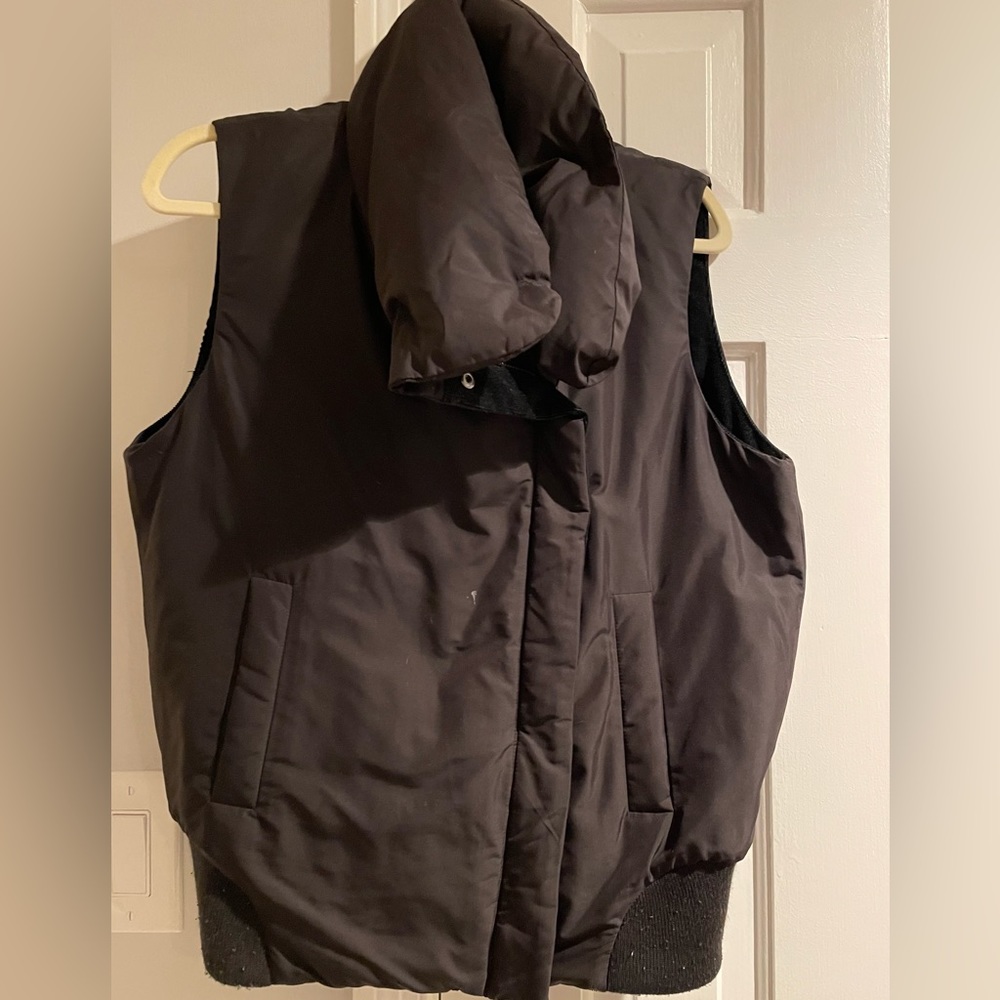 Theory black puffer vest